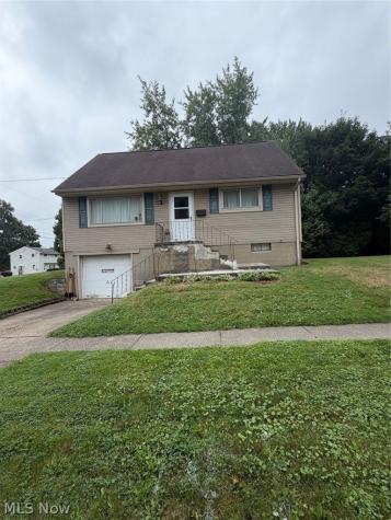 2424 Cooledge Avenue Akron OH 44305