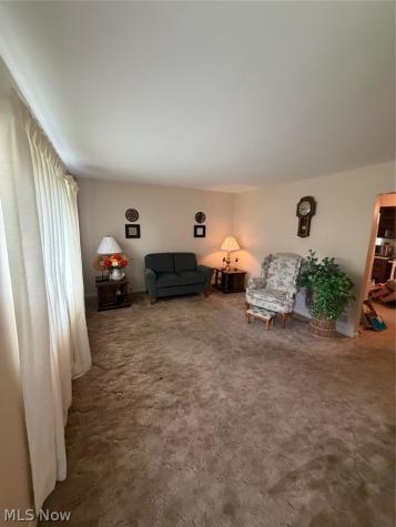 2424 Cooledge Avenue Akron OH 44305