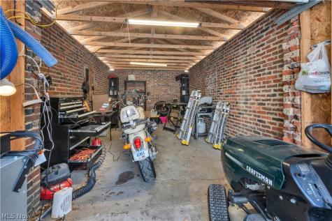 127 Roslyn Drive Youngstown OH 44505