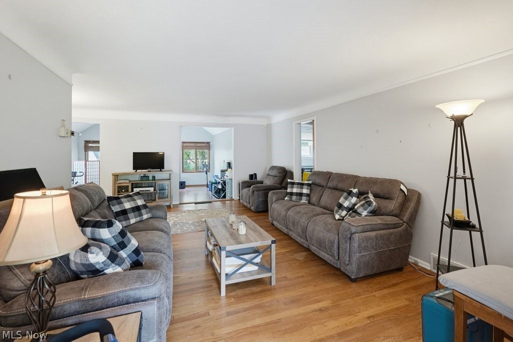 5228 Thornbury Road Lyndhurst OH 44124