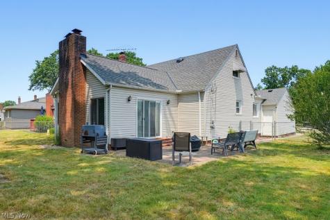 5228 Thornbury Road Lyndhurst OH 44124