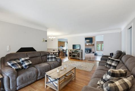 5228 Thornbury Road Lyndhurst OH 44124