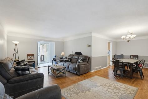 5228 Thornbury Road Lyndhurst OH 44124