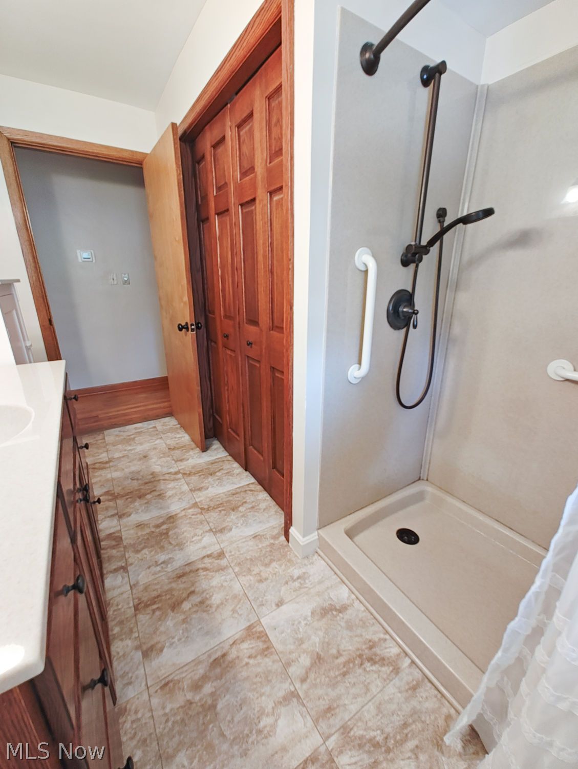 237 W Hopewell Drive Struthers OH 44471