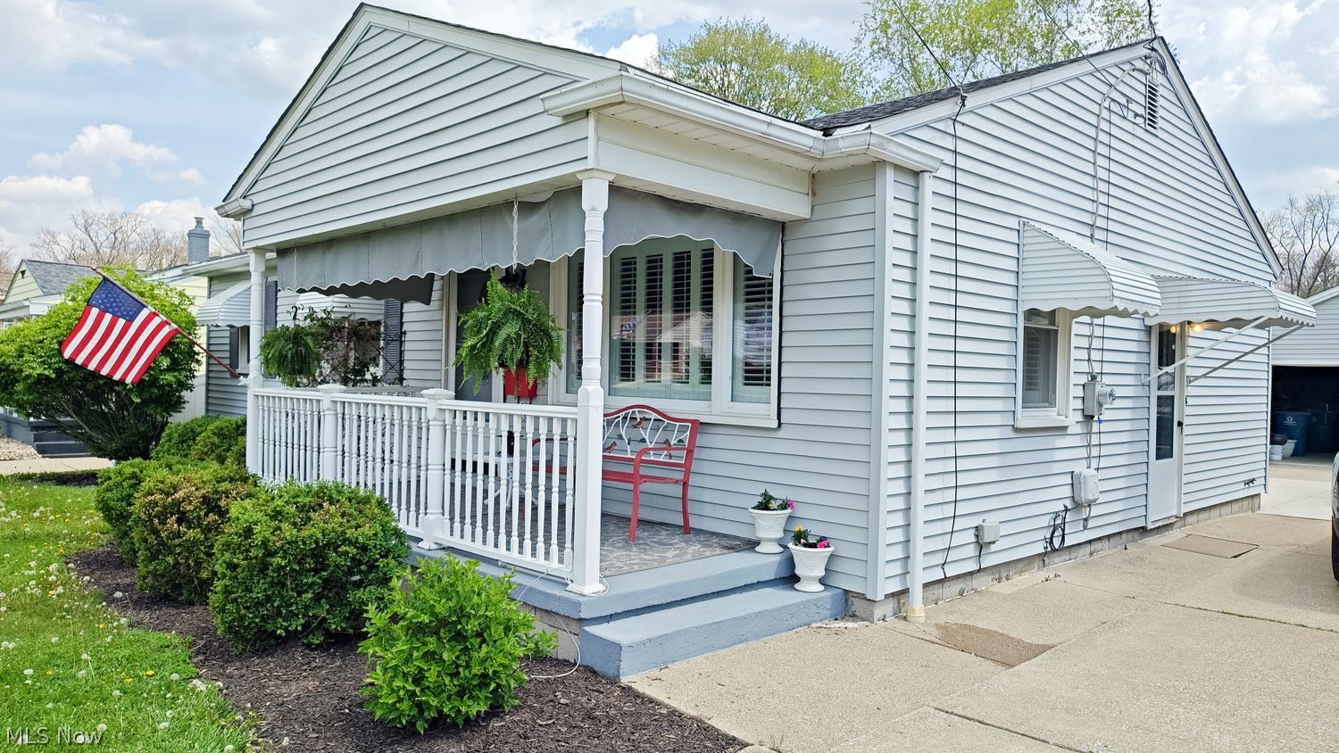 237 W Hopewell Drive Struthers OH 44471