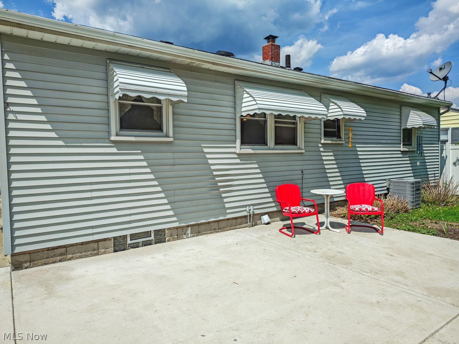 237 W Hopewell Drive Struthers OH 44471