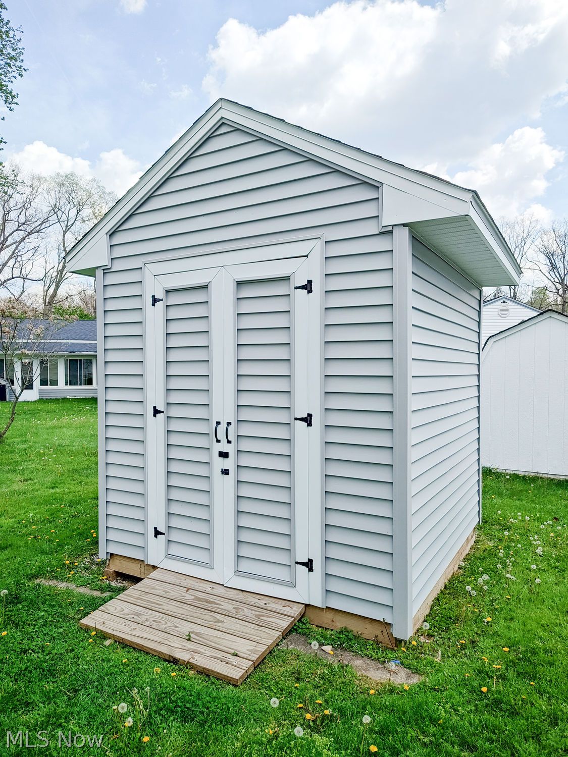 237 W Hopewell Drive Struthers OH 44471