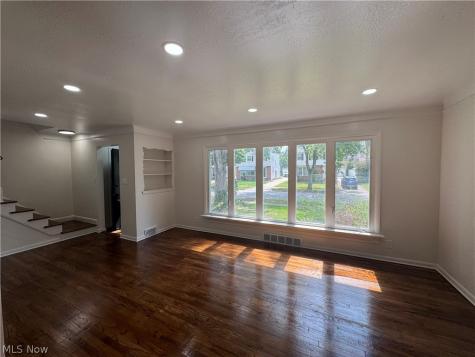 4029 Hinsdale Road South Euclid OH 44121
