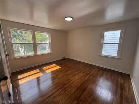 4029 Hinsdale Road South Euclid OH 44121