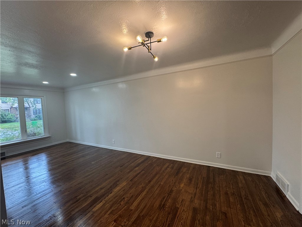 4029 Hinsdale Road South Euclid OH 44121
