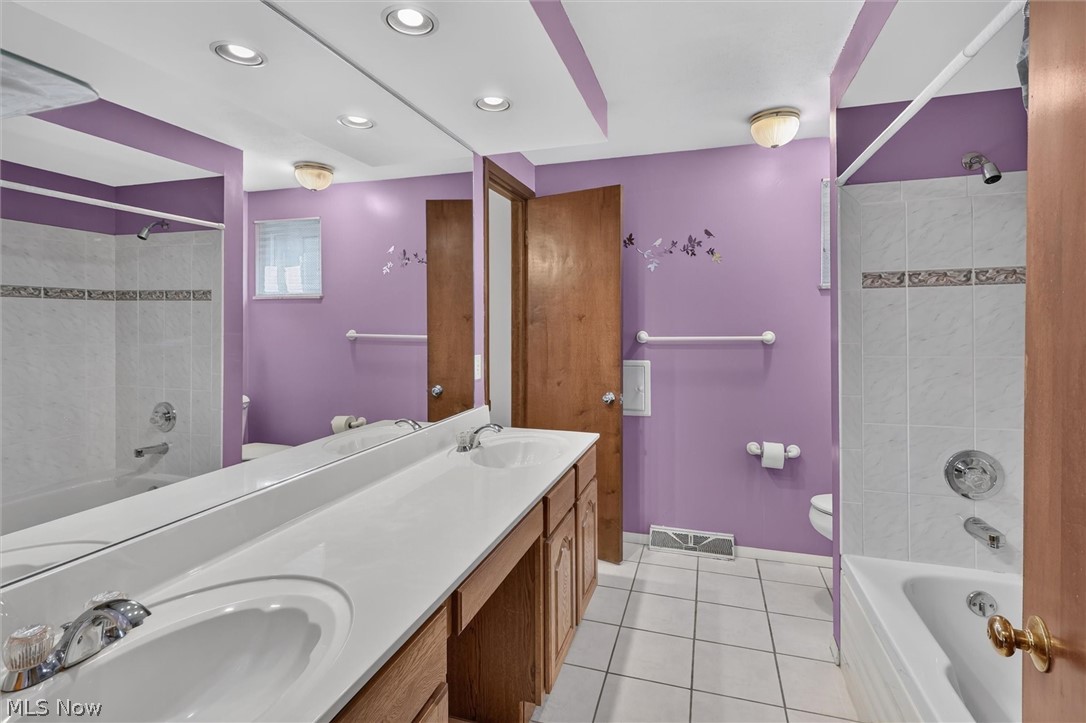 11884 Stormes Drive Parma OH 44130