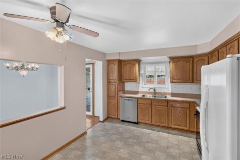 11884 Stormes Drive Parma OH 44130