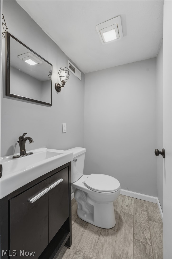 7474 Woodcrest Avenue NE Canton OH 44721