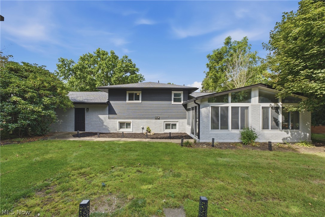 7474 Woodcrest Avenue NE Canton OH 44721