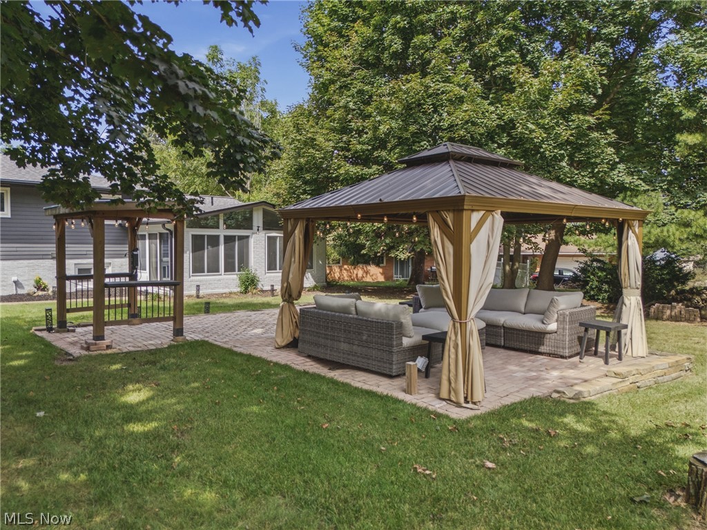 7474 Woodcrest Avenue NE Canton OH 44721
