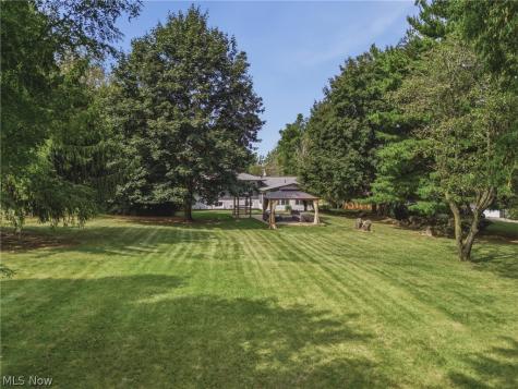 7474 Woodcrest Avenue NE Canton OH 44721