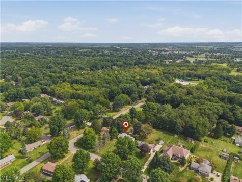 7474 Woodcrest Avenue NE Canton OH 44721