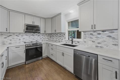 7474 Woodcrest Avenue NE Canton OH 44721