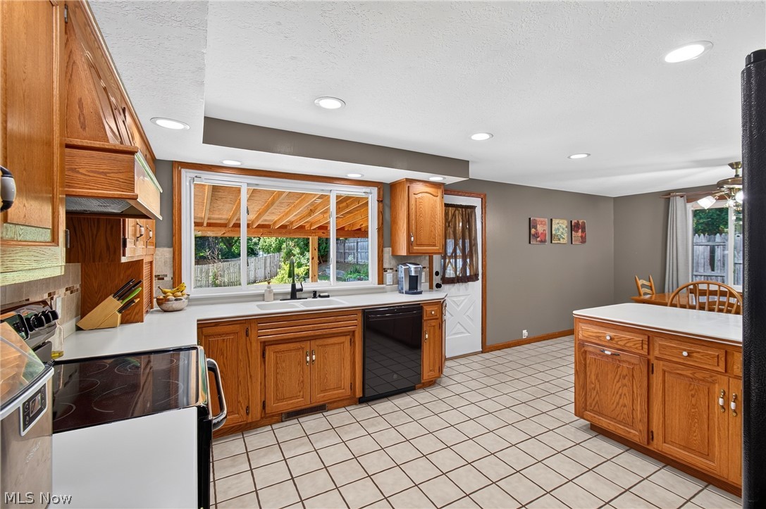 1912 Tremont Street Dover OH 44622