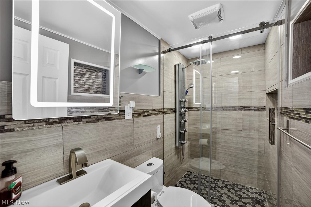 1178 Golden Gate Boulevard Mayfield Heights OH 44124