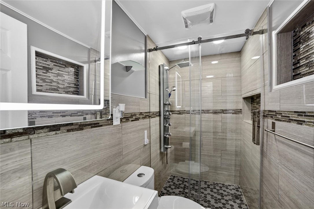 1178 Golden Gate Boulevard Mayfield Heights OH 44124
