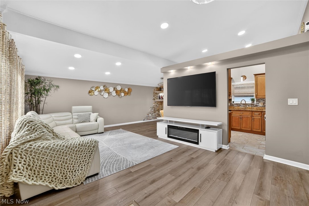1178 Golden Gate Boulevard Mayfield Heights OH 44124