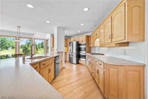 3855 Weymouth Woods Drive Medina OH 44256
