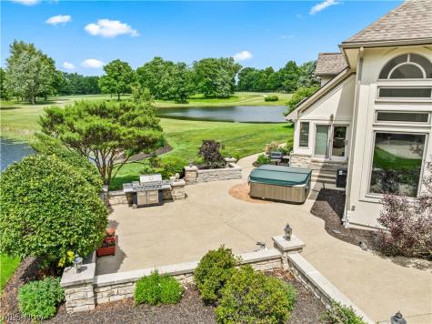 3855 Weymouth Woods Drive Medina OH 44256