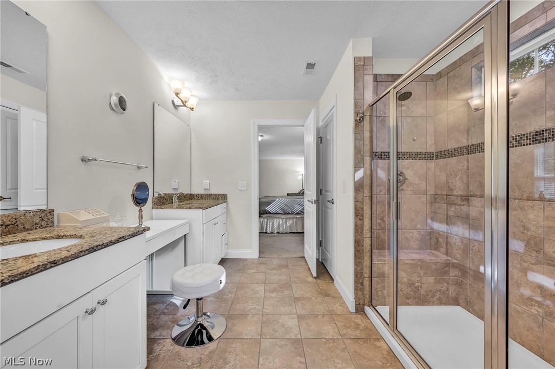 2711 Palmer Lane Avon OH 44011