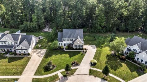 2711 Palmer Lane Avon OH 44011