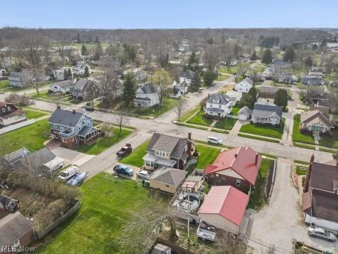2144 Ridgewood Avenue Alliance OH 44601