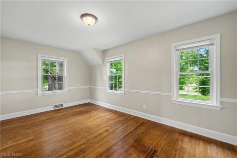 1808 W Comet Road New Franklin OH 44614