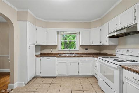 1808 W Comet Road New Franklin OH 44614