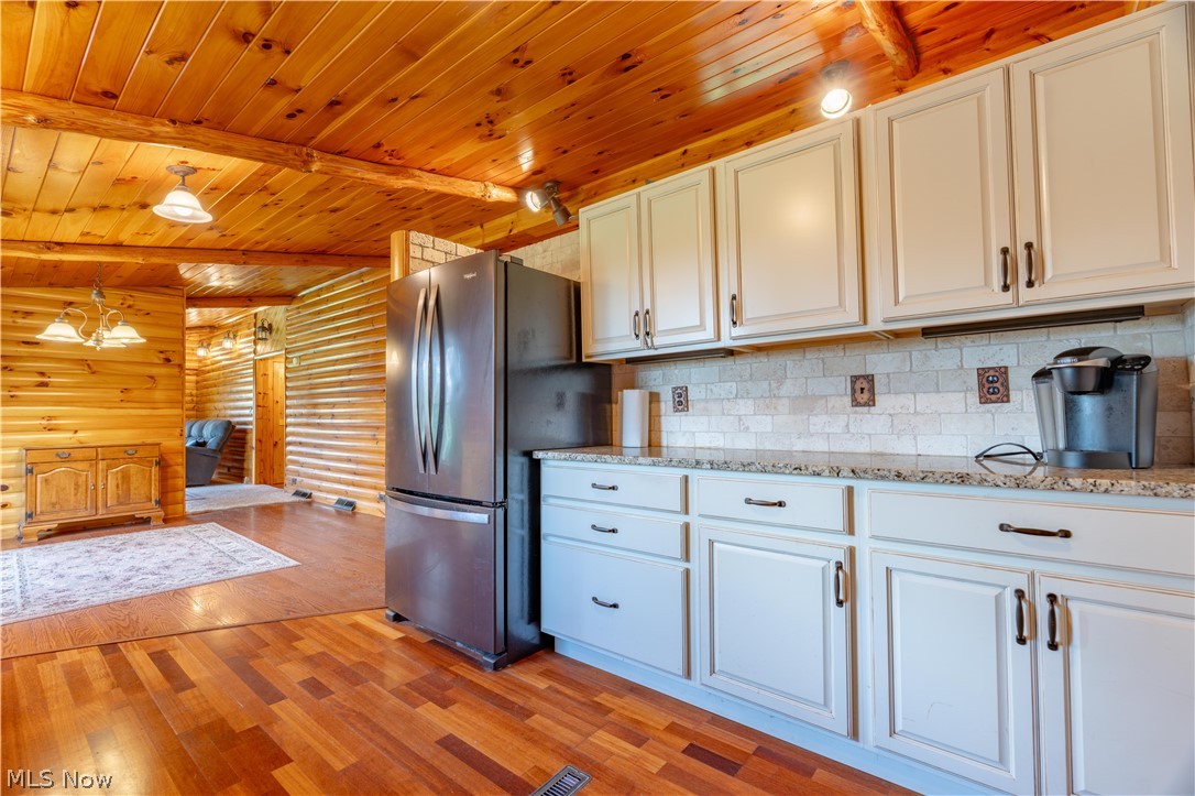 5103 Brocade Road SE Amsterdam OH 43903