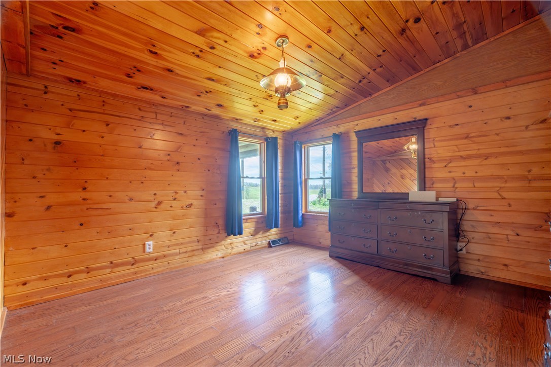 5103 Brocade Road SE Amsterdam OH 43903