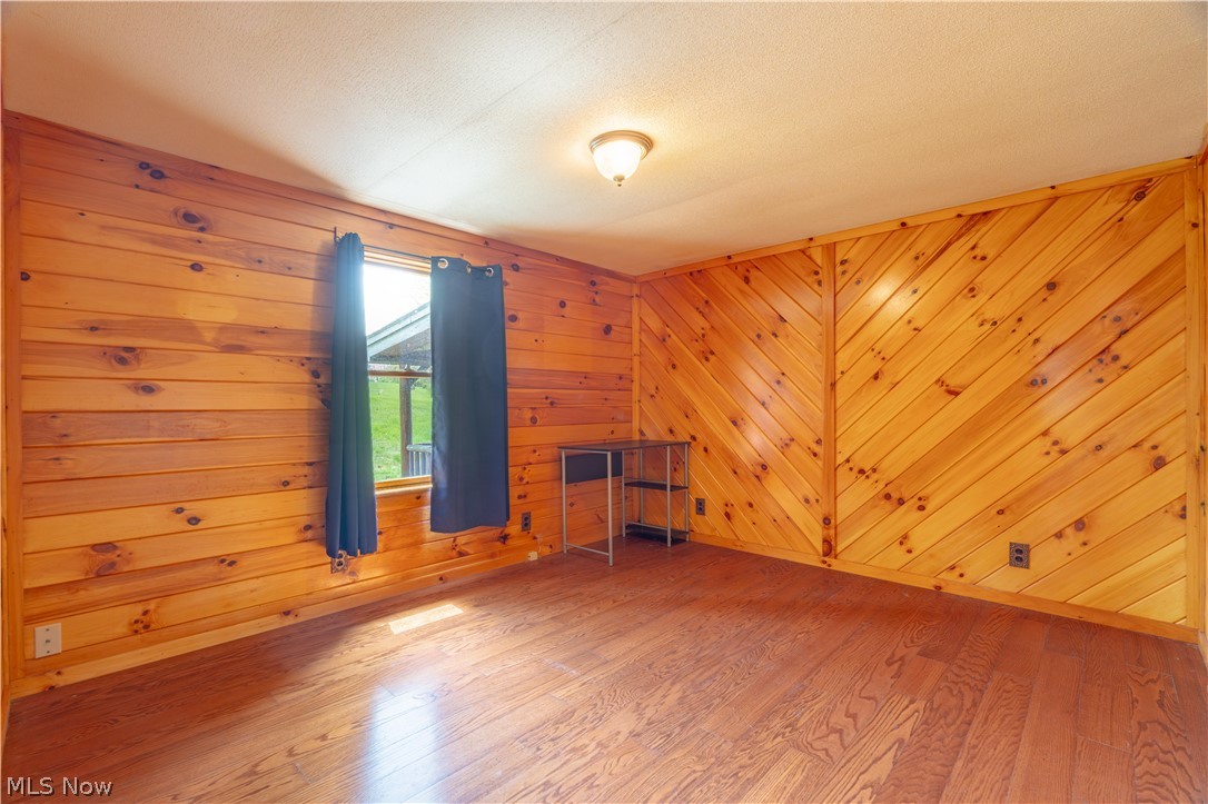 5103 Brocade Road SE Amsterdam OH 43903