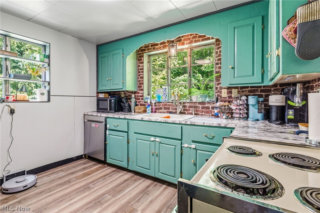 6633 Maplehurst Avenue SE East Sparta OH 44626