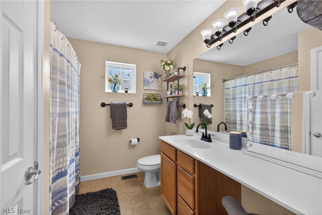 421 Greenfield Lane Painesville OH 44077