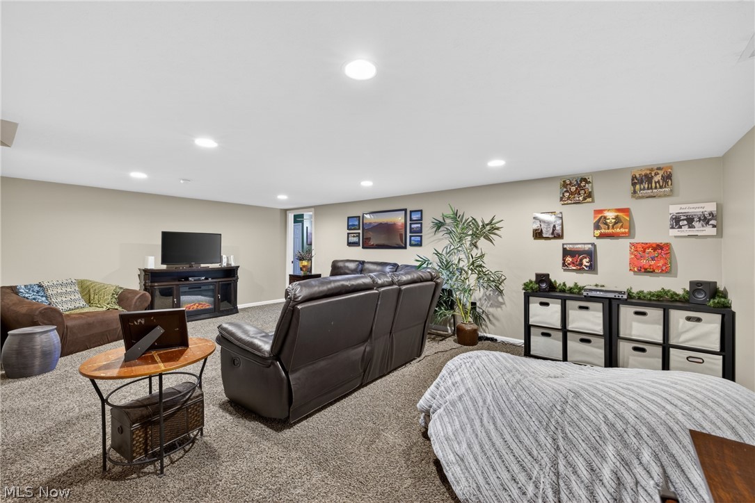 421 Greenfield Lane Painesville OH 44077