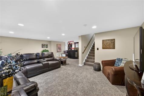 421 Greenfield Lane Painesville OH 44077