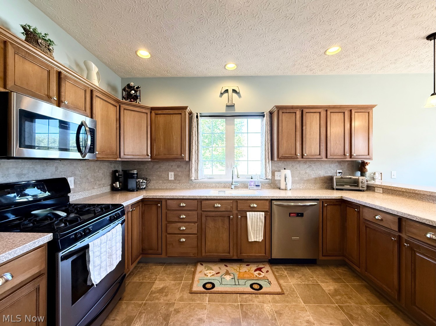 13152 Kensington Drive Grafton OH 44044
