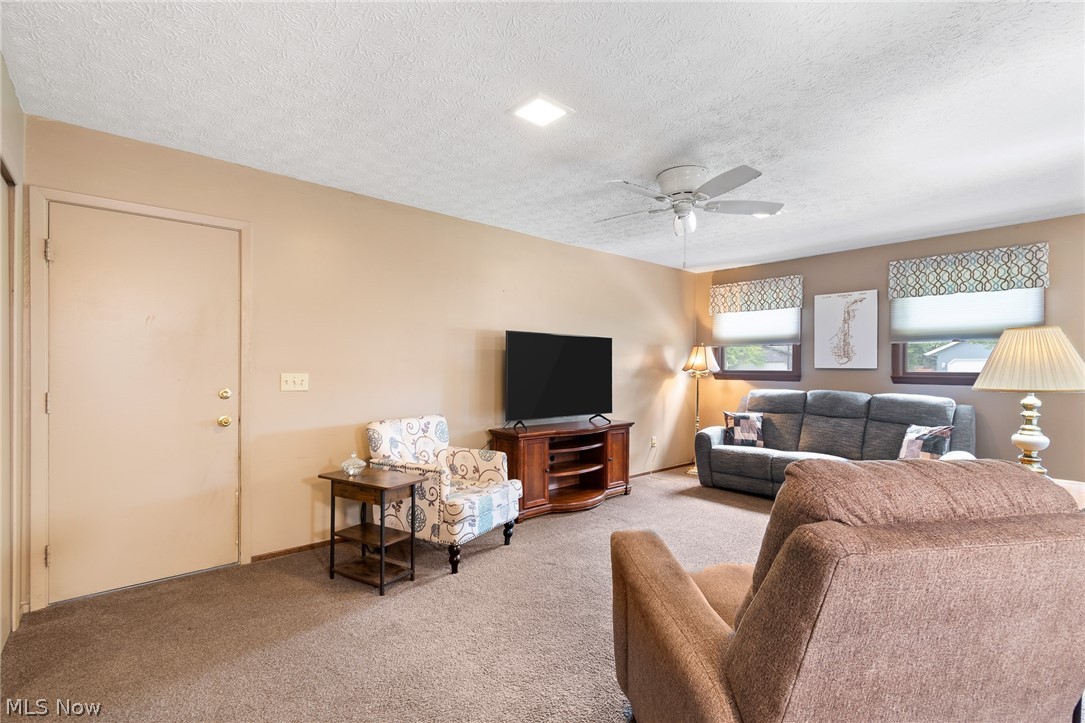 380 Naples Drive Elyria OH 44035