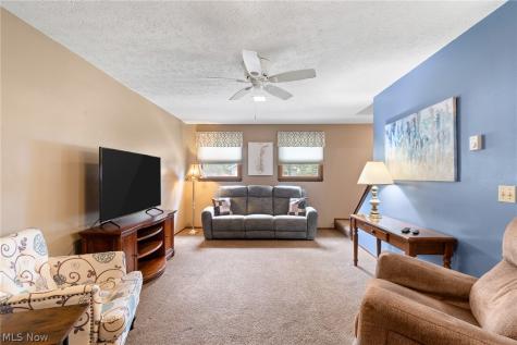 380 Naples Drive Elyria OH 44035