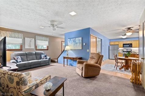 380 Naples Drive Elyria OH 44035
