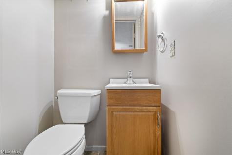 380 Naples Drive Elyria OH 44035