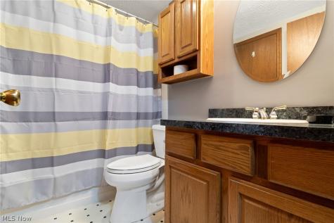 380 Naples Drive Elyria OH 44035