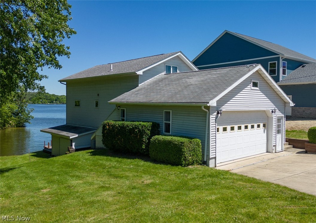 654 Pine Drive Lake Milton OH 44429