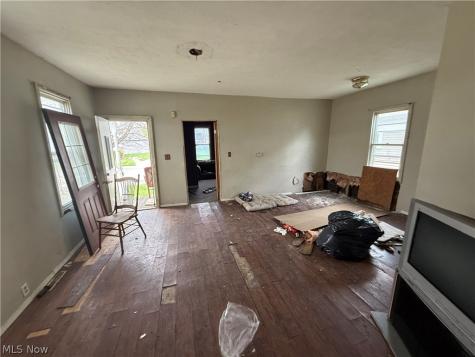 3319 Fulton Road Cleveland OH 44109