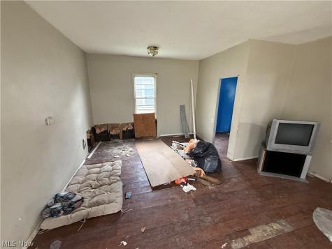 3319 Fulton Road Cleveland OH 44109