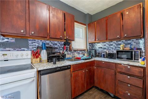 190 E Archwood Avenue Akron OH 44301